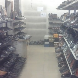 Factory on sale outlet vazhakkala