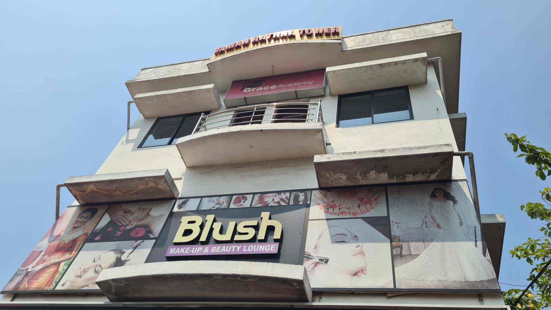Blush Make Up And Beauty Lounge in Vaduthala,Ernakulam Best Women