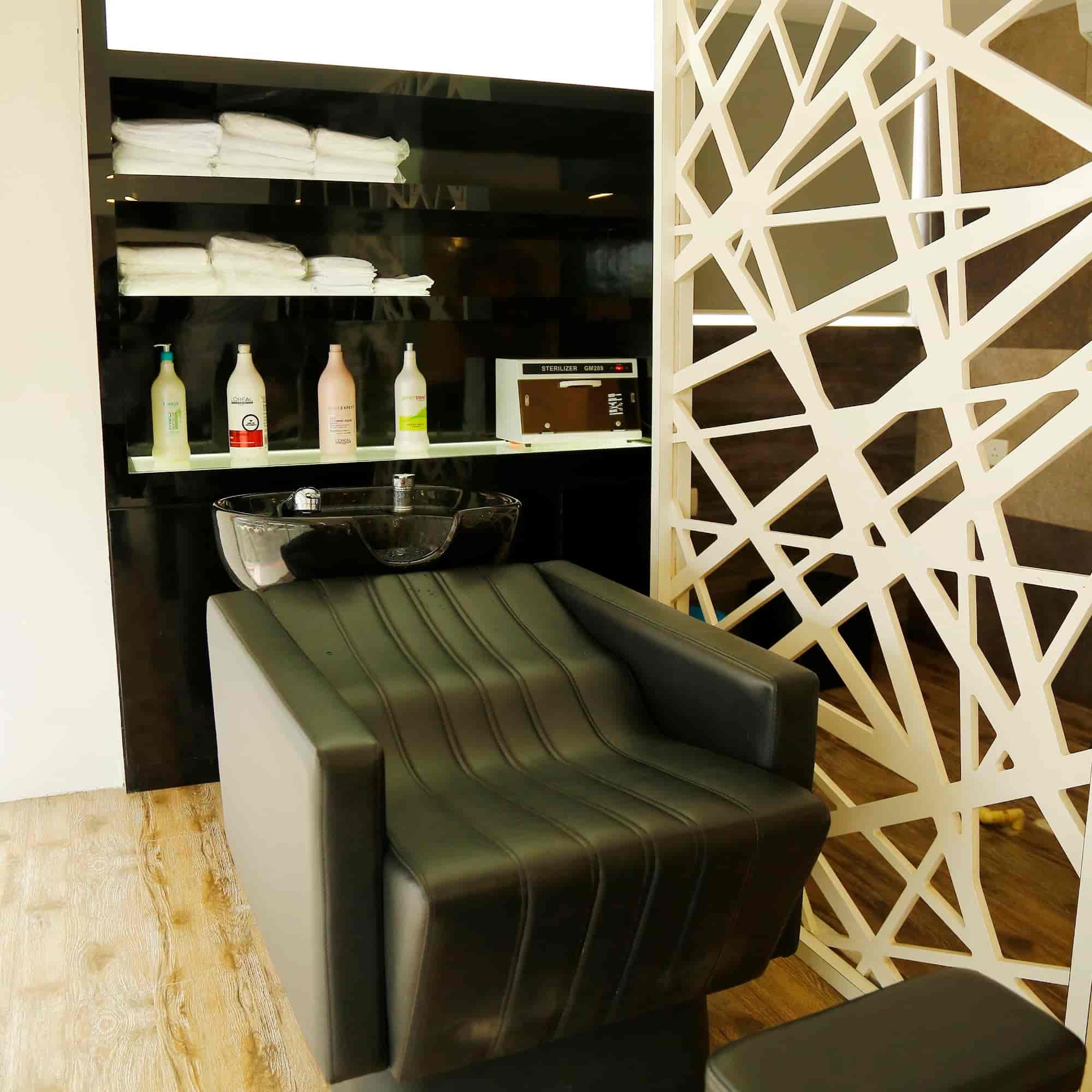 Top Beauty Parlours For Waxing in Poonithura,Ernakulam Best Ladies