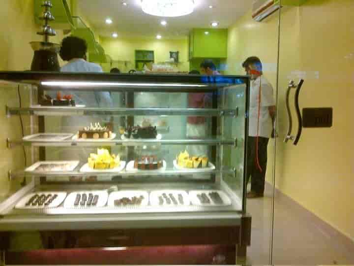 Pastreez Cake Shop in Vyttila,Ernakulam Order Food Online Best Cake Shops in Ernakulam