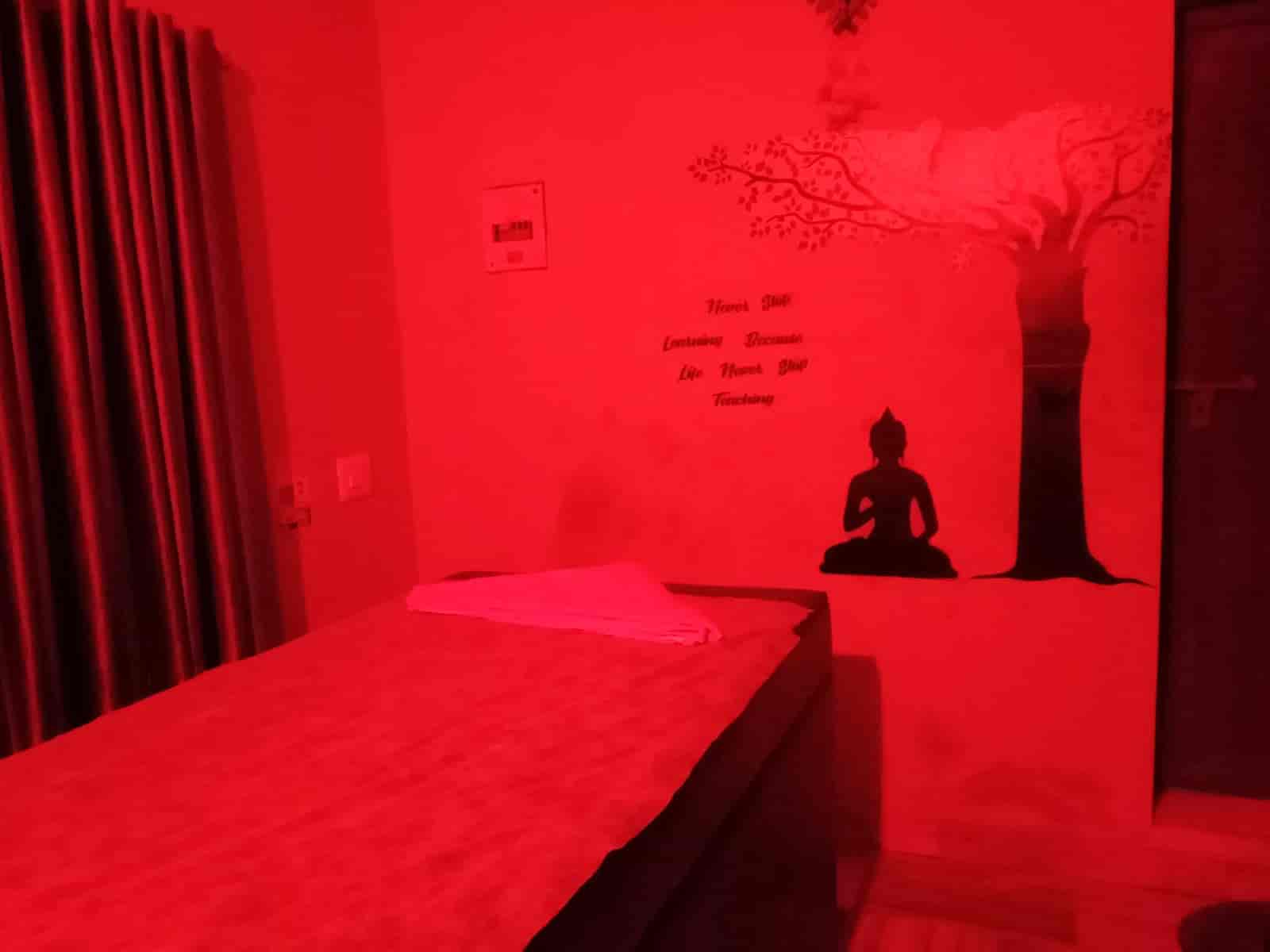 Herbal Pigeon Ayurvedic Therapy Centre Andspa in Vyttila,Ernakulam Best Body Massage Centres