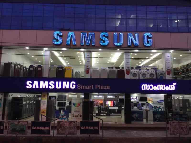 Samsung Smart Cafe, Ravipuram Mobile Phone Dealers in Ernakulam