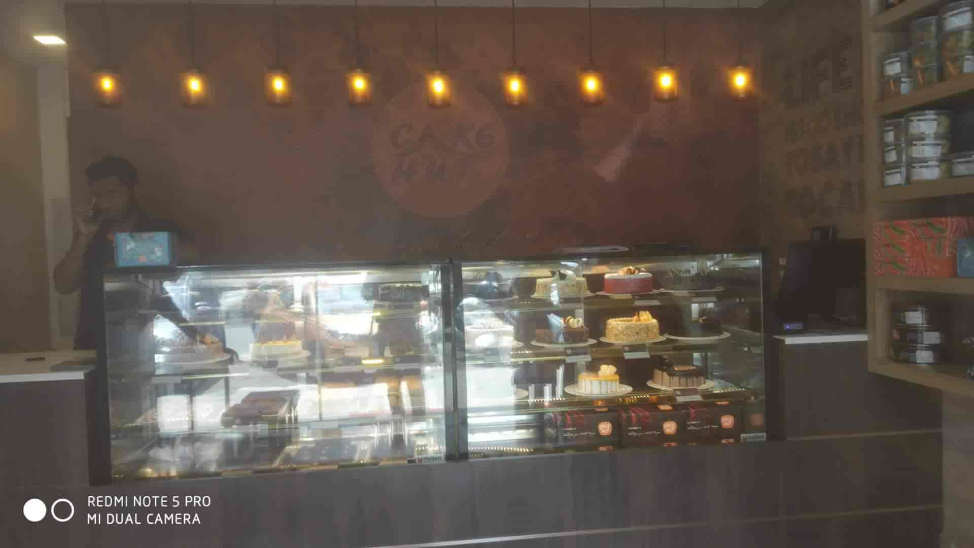 Cake Hut in Poonithura,Ernakulam Order Food Online Best Cake Shops