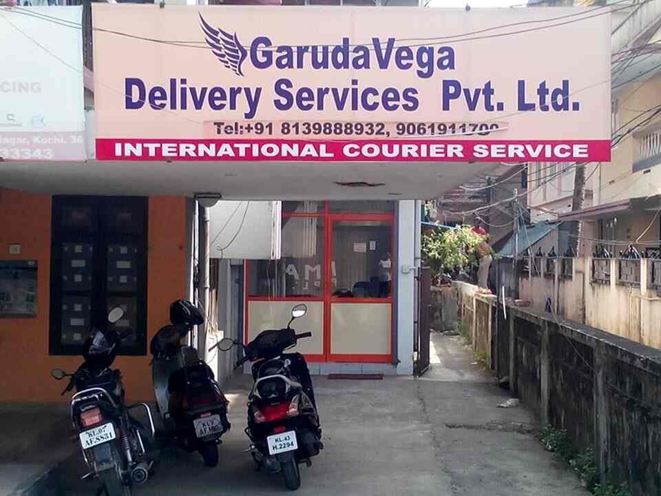 Garudavega, Panampilly Nagar Domestic Courier Services in Ernakulam