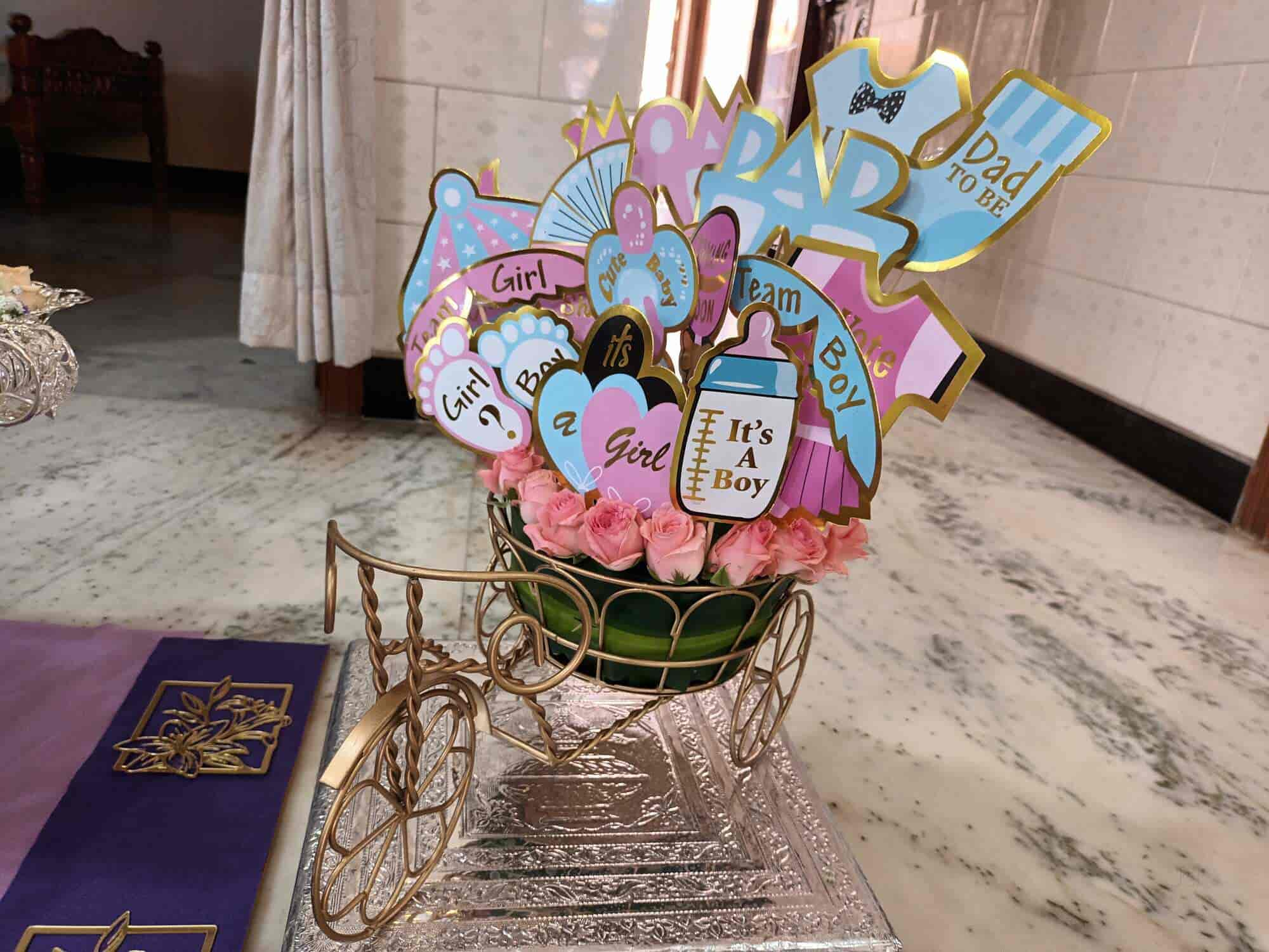 Baby shower hotsell plate decoration