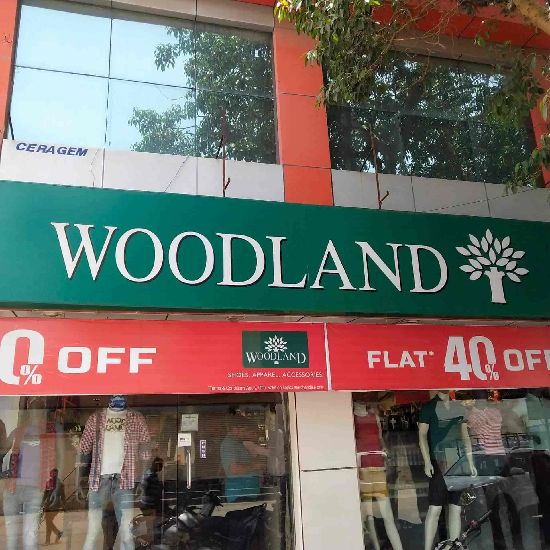 puma showroom gandhidham