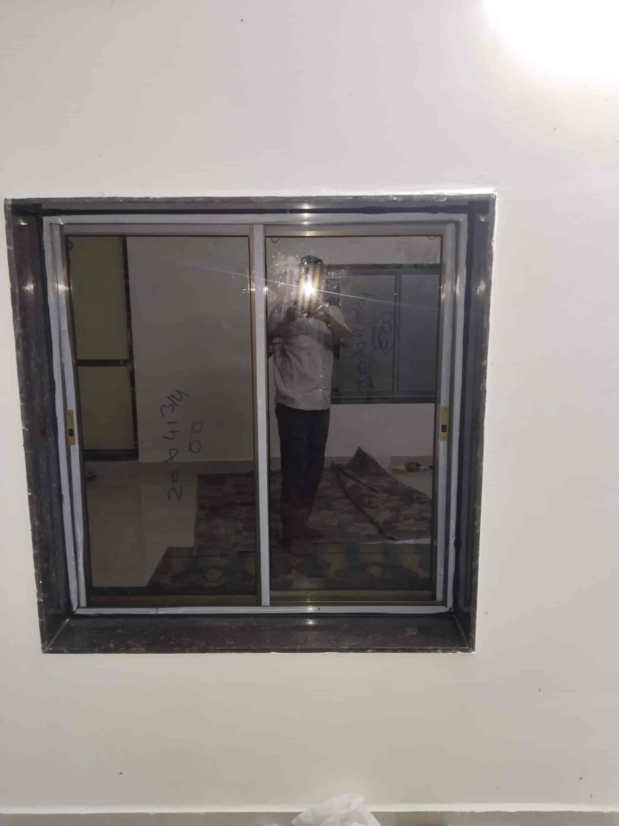 Top Aluminium Fabricators Door Wholesalers in Pune दूर व्होलेसलेर्स