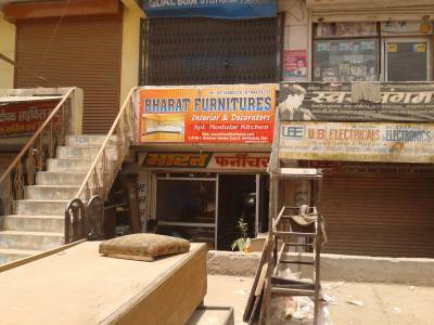 Bharat farnichar store shalimar garden