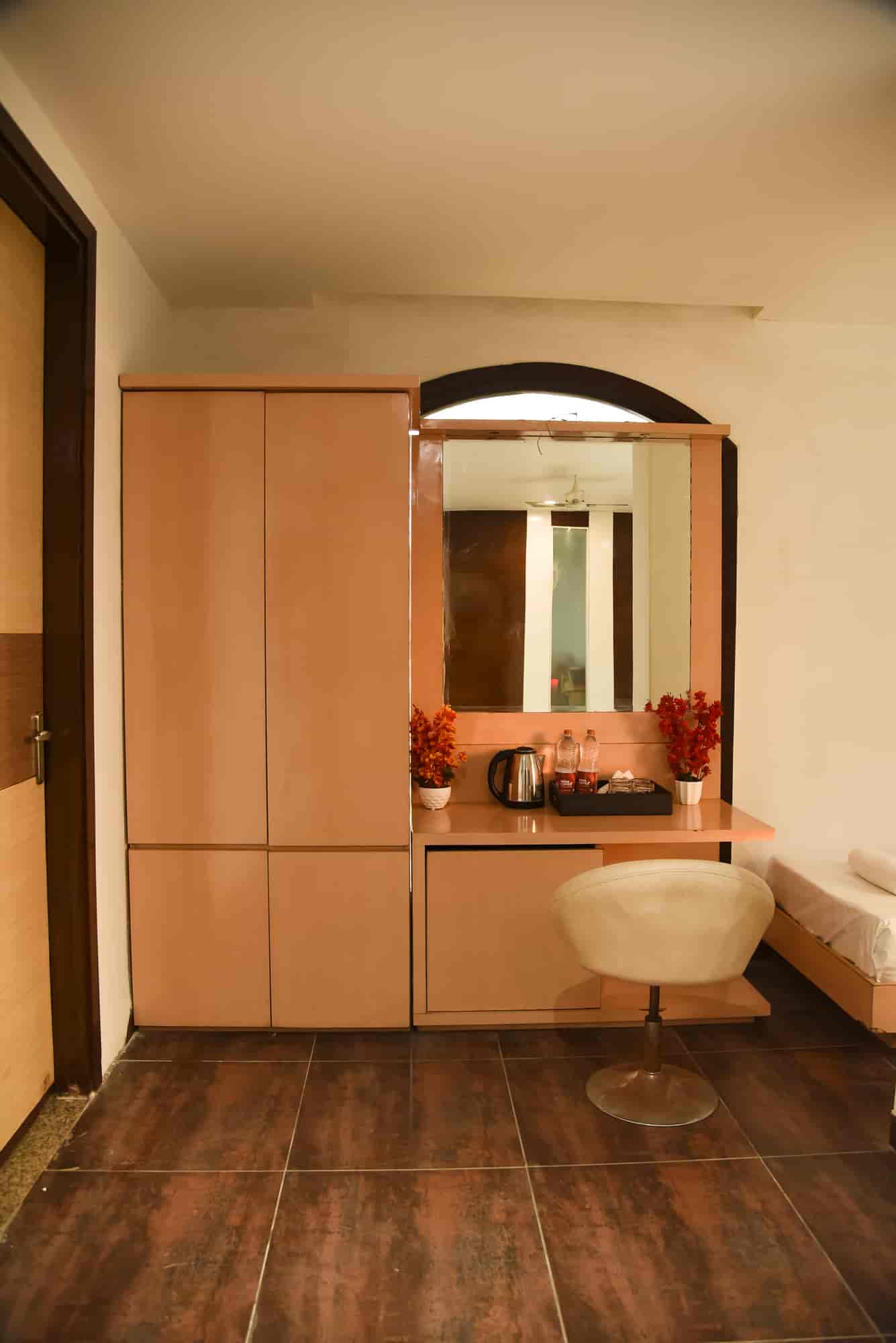 Book Hotel The Emporio A Boutique Rooms in Vasundhara Ghaziabad,Delhi