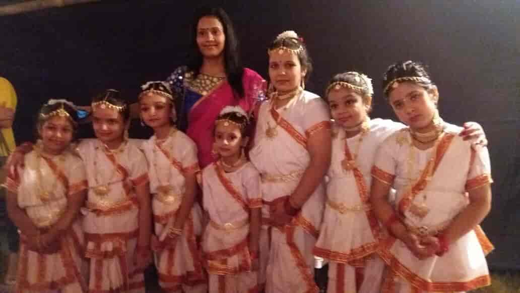 Suruchi Dance World in Crossing Republik,Delhi Best Dance Classes in