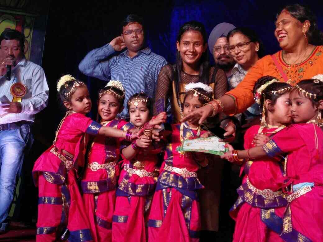 Suruchi Dance World in Crossing Republik,Delhi Best Dance Classes in