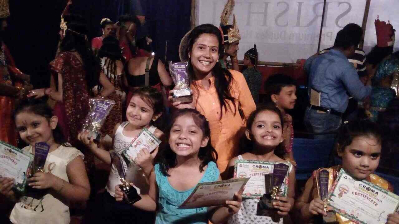 Suruchi Dance World in Crossing Republik,Delhi Best Dance Classes in