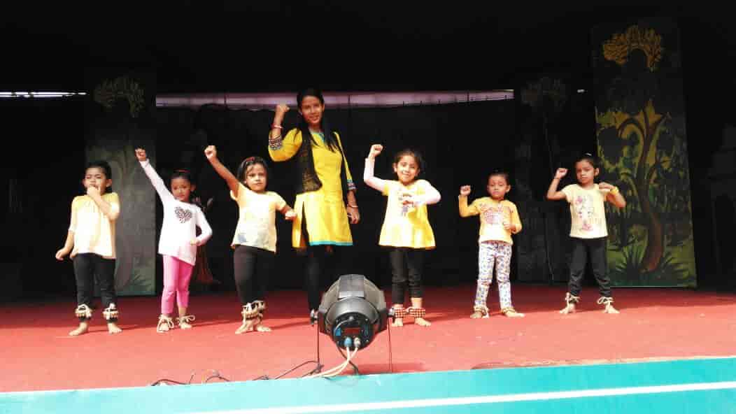Suruchi Dance World in Crossing Republik,Delhi Best Dance Classes in
