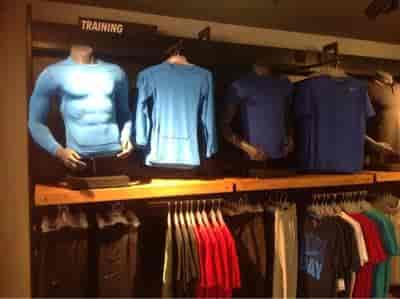 nike connaught place