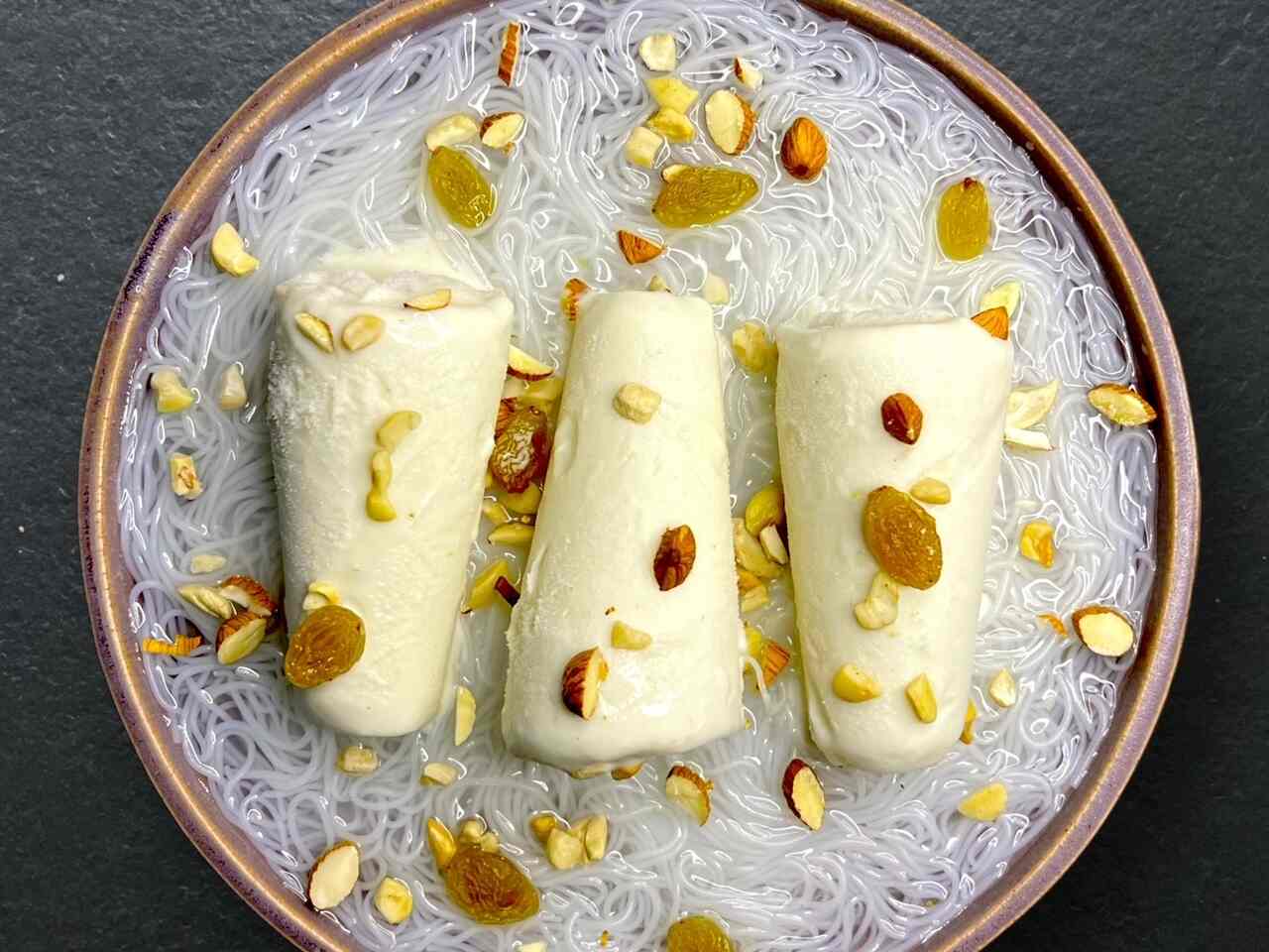Top Ice Cream Parlours in Noida Sector 62, Delhi Best Frozen Desserts