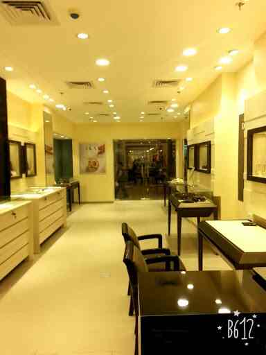 caratlane indirapuram