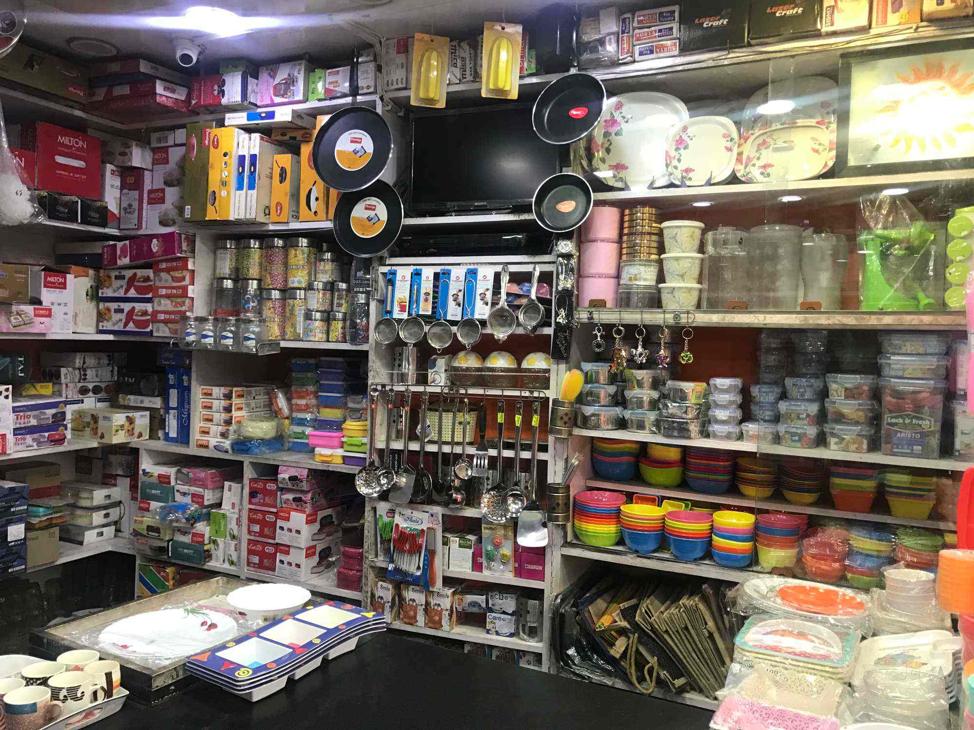 Jaya Crockery Store in Sabji Mandi, Near Ramleela Ground,Delhi Best