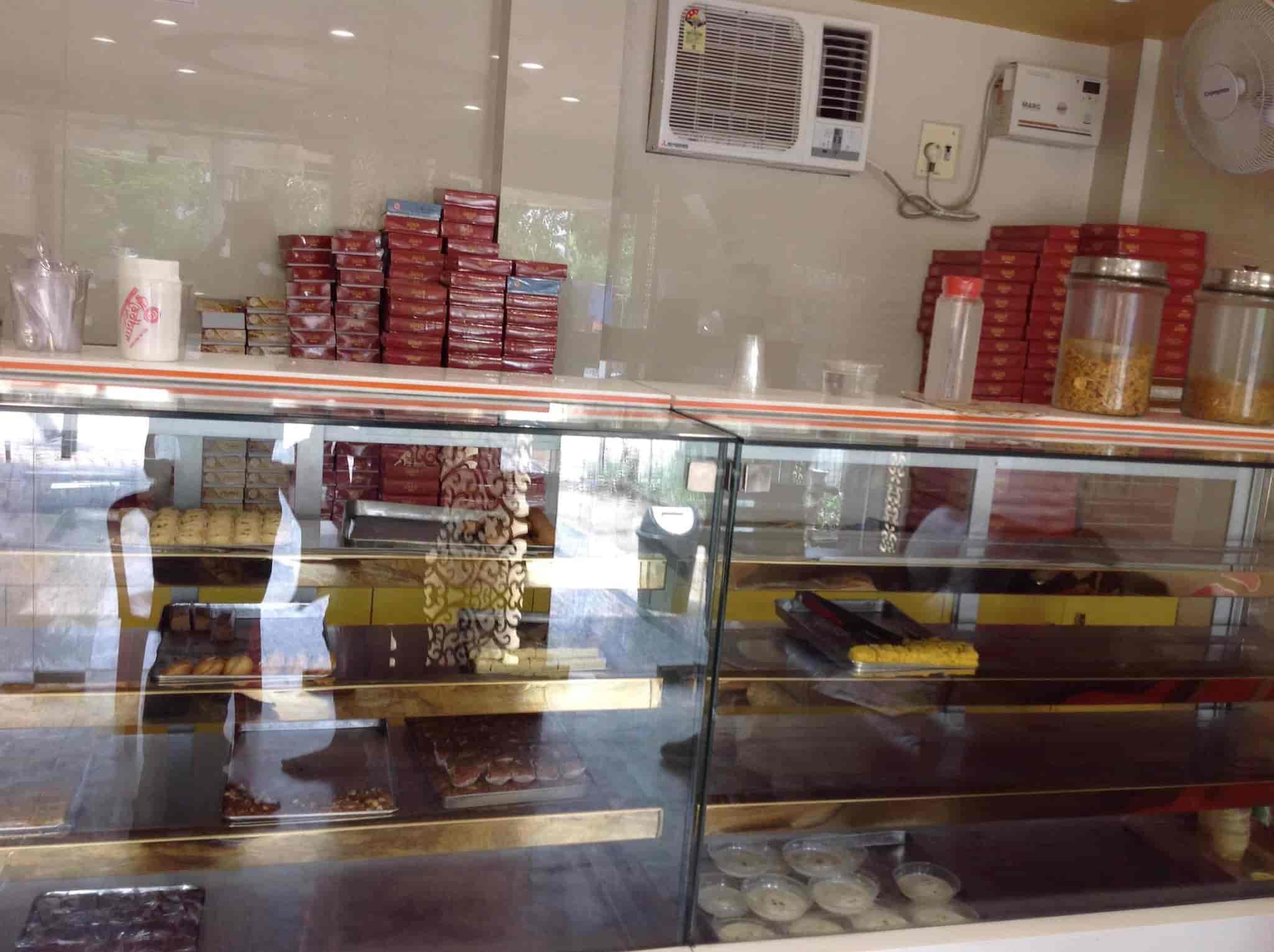Top 24 Hours Cake Shops in Gorakhpur Best 24 Hours Pastry Shops near