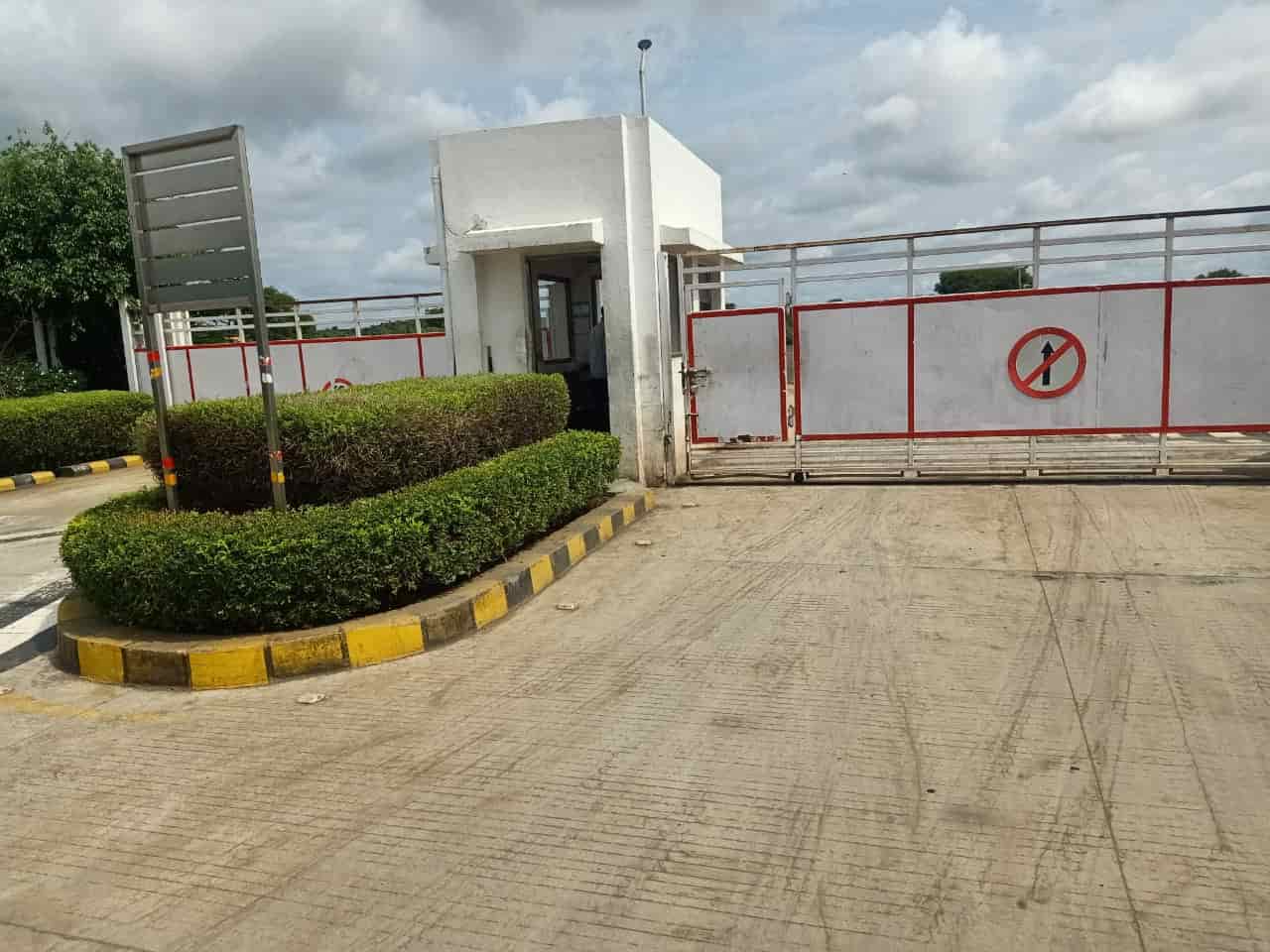 Safexpress Pvt Ltd in Udhyog Kendra,Delhi Best Courier Services in