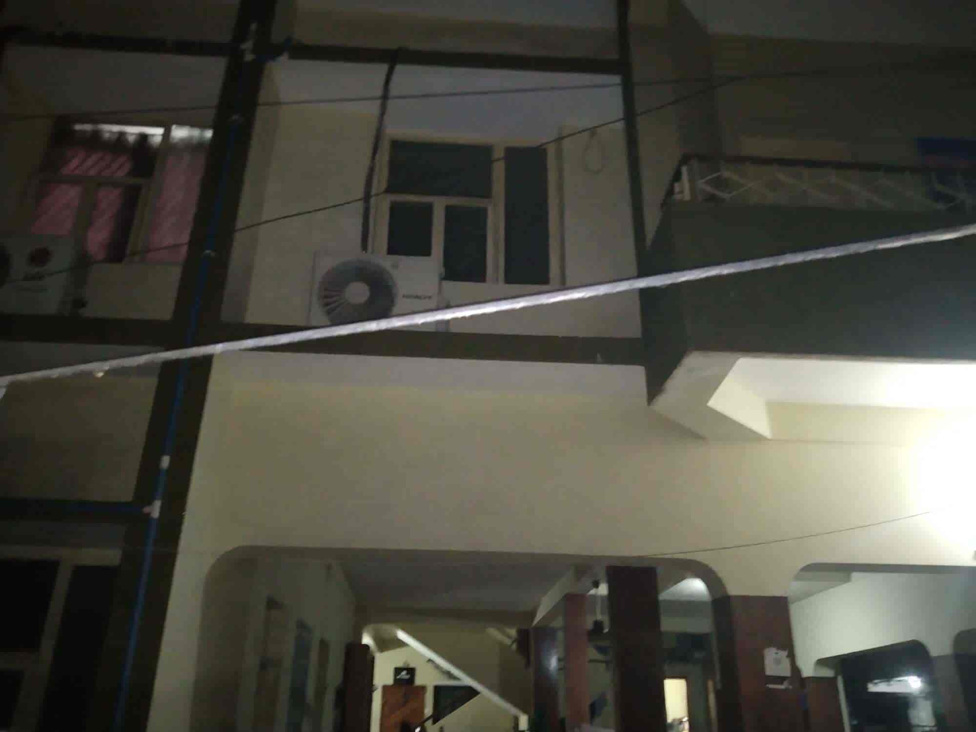 Adirala Studios in Laxmipuram,Guntur Best Photographers in Guntur