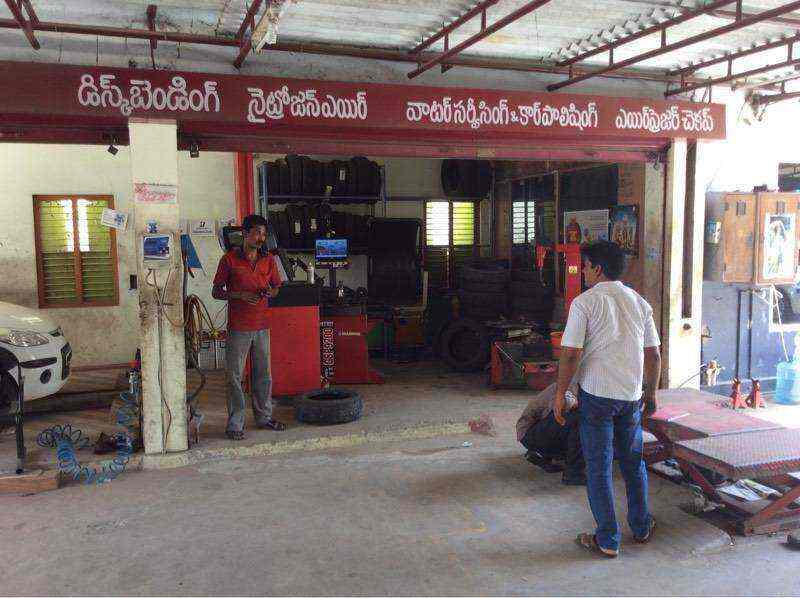 Vidhatha Wheel Alignment in Laxmipuram,Guntur Best Automatic Car
