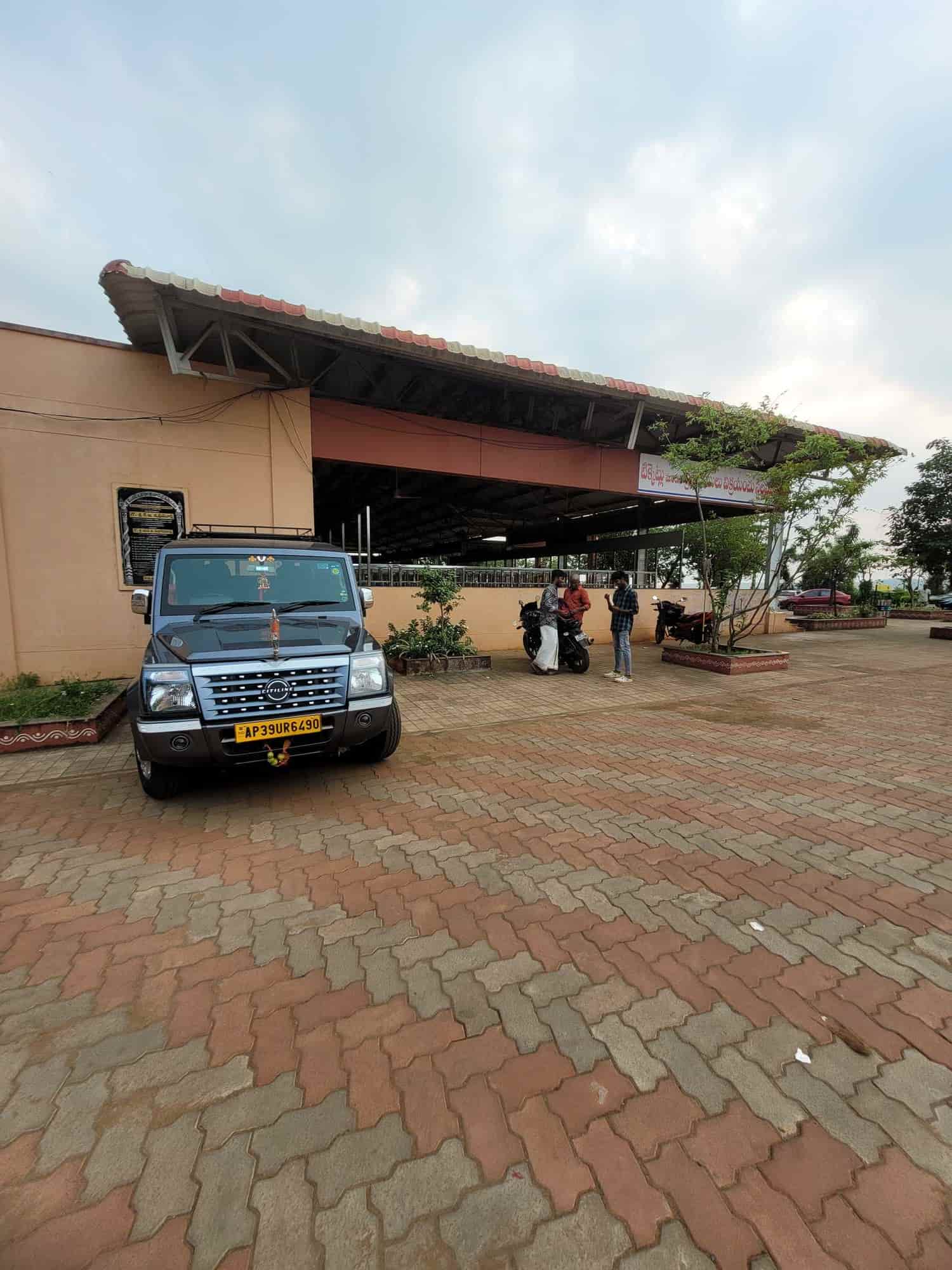 Top Car Rental in Solasa, Guntur Best Car Hire Rental Cars Near Me