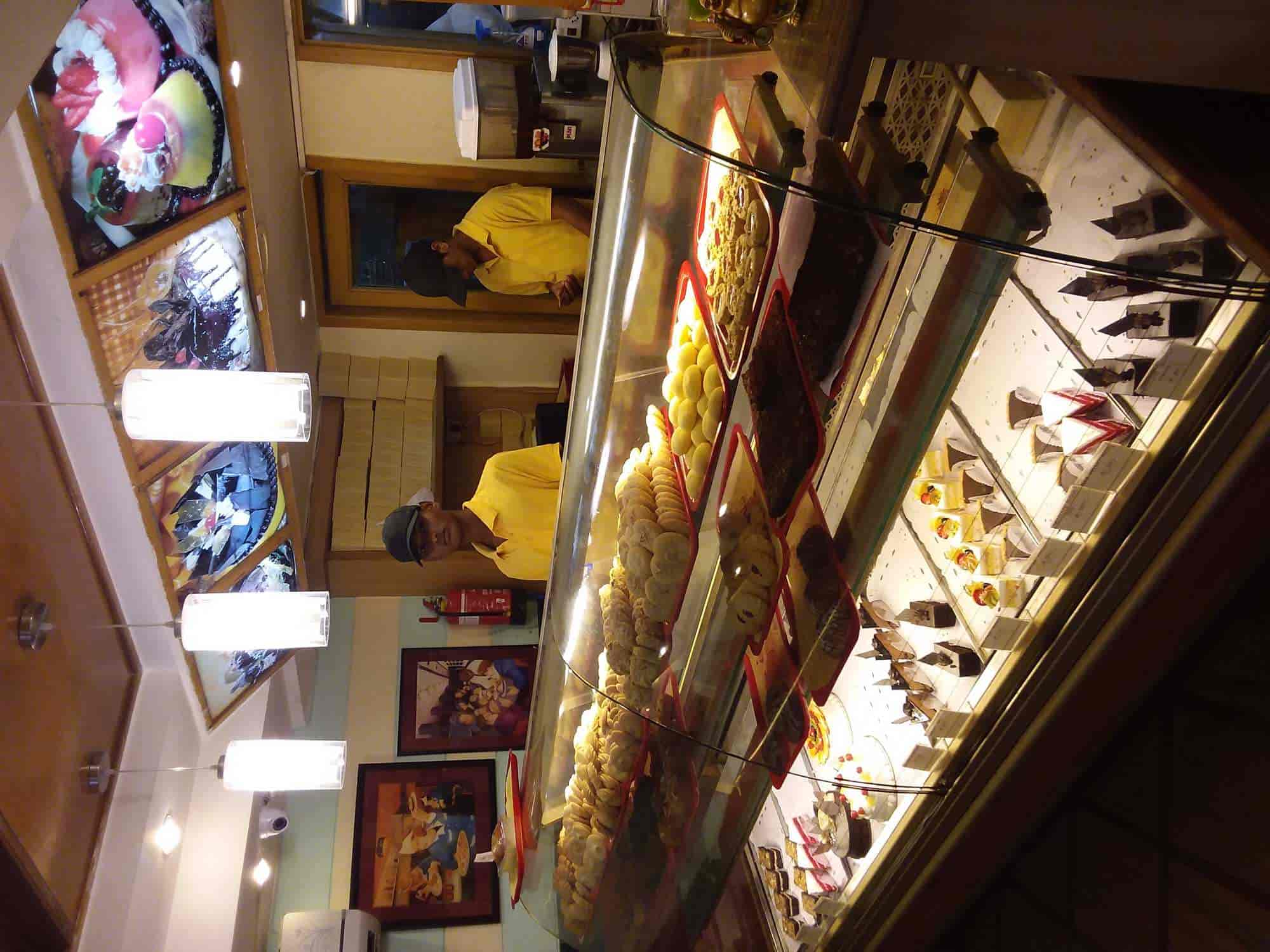 Bisque in Dlf Gurgaon,Delhi Order Food Online Best Bakeries in