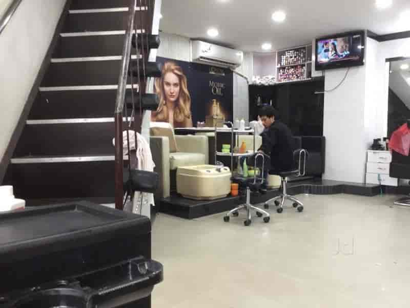 Hair Force Unisex Salon in Galleria DLF IV,Delhi - Best Salons in Delhi - Justdial Hair Force Unisex Salon in Galleria DLF IV,Delhi - Best Salons in Delhi - Justdial