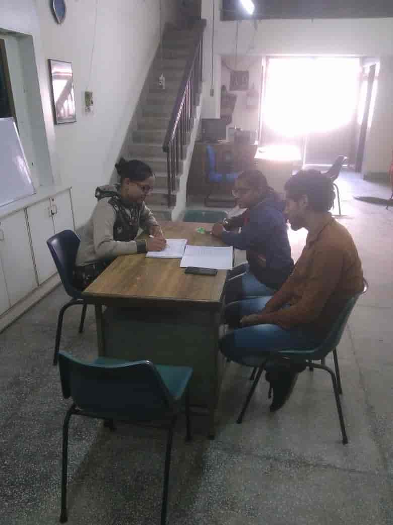 Top Libraries in Subhash Chowk, Gurgaon Best Public Libraries near me