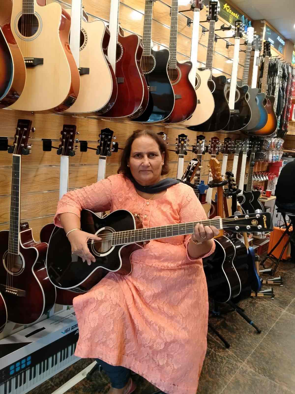 Musical Instrument Dealers in Gurgaon Sector 14, Delhi Music Instrument Stores Justdial