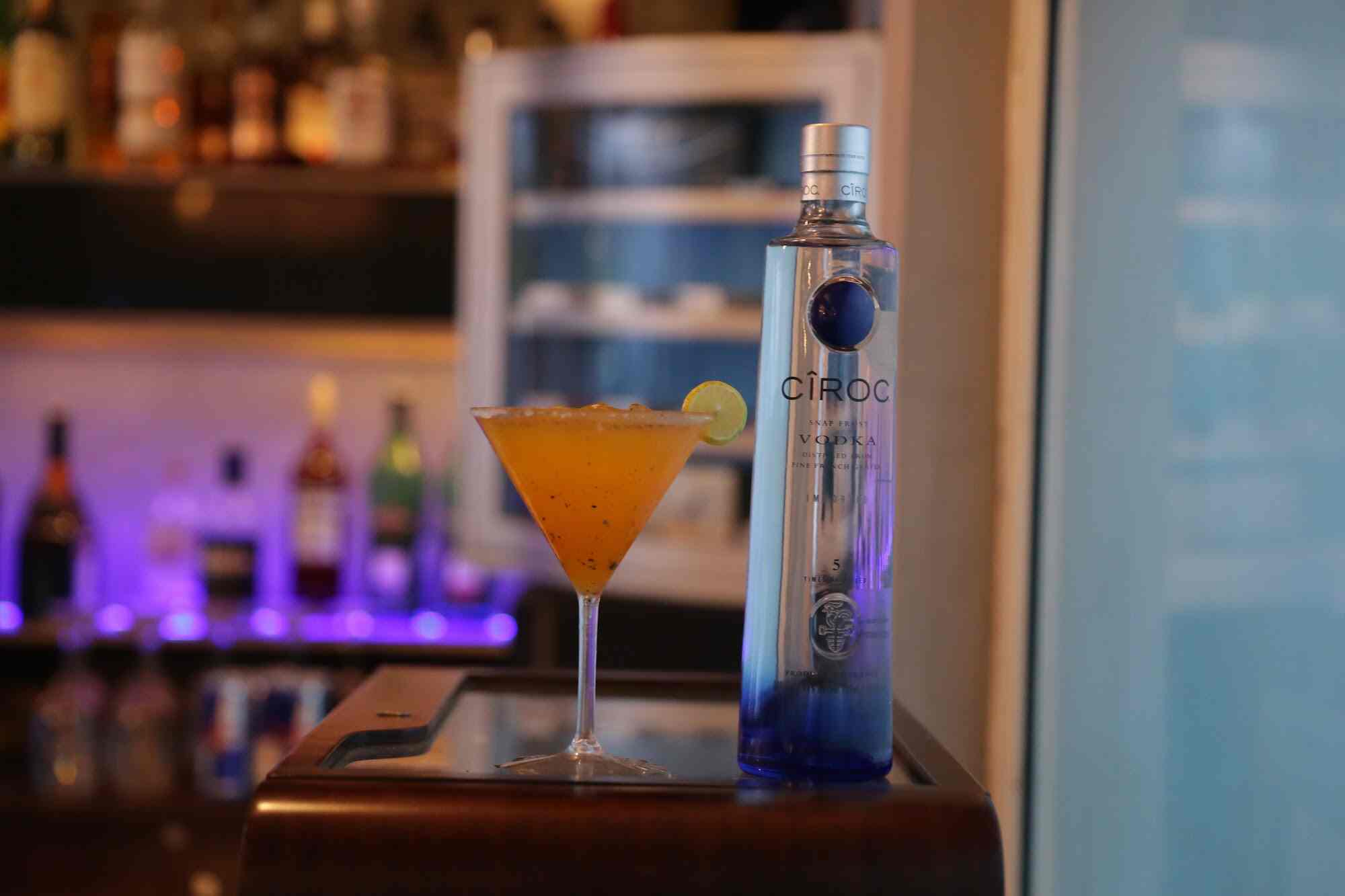 Yibe in Gurgaon Sector 43,Delhi Best Lounge Bars in Delhi Justdial