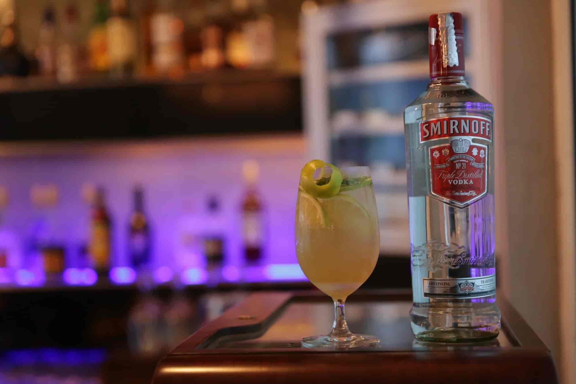 Yibe in Gurgaon Sector 43,Delhi Best Lounge Bars in Delhi Justdial