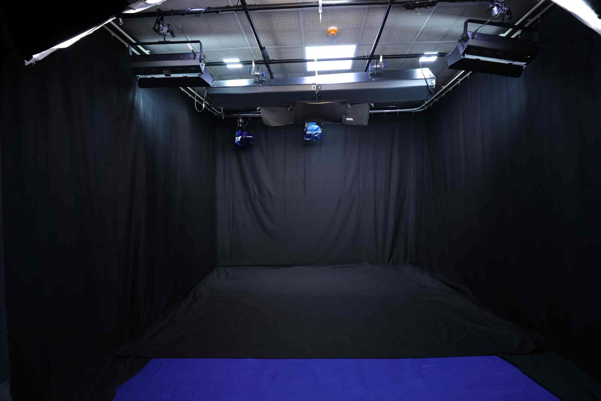 Recording Studios in Beta 1Greater Noida, Delhi रिकॉर्डिंग स्टूडियोज