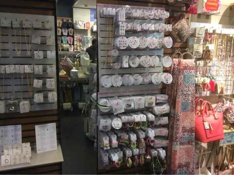 Top Accessorize Jhumka Dealers in Chandigarh Best Accessorize Jhumka