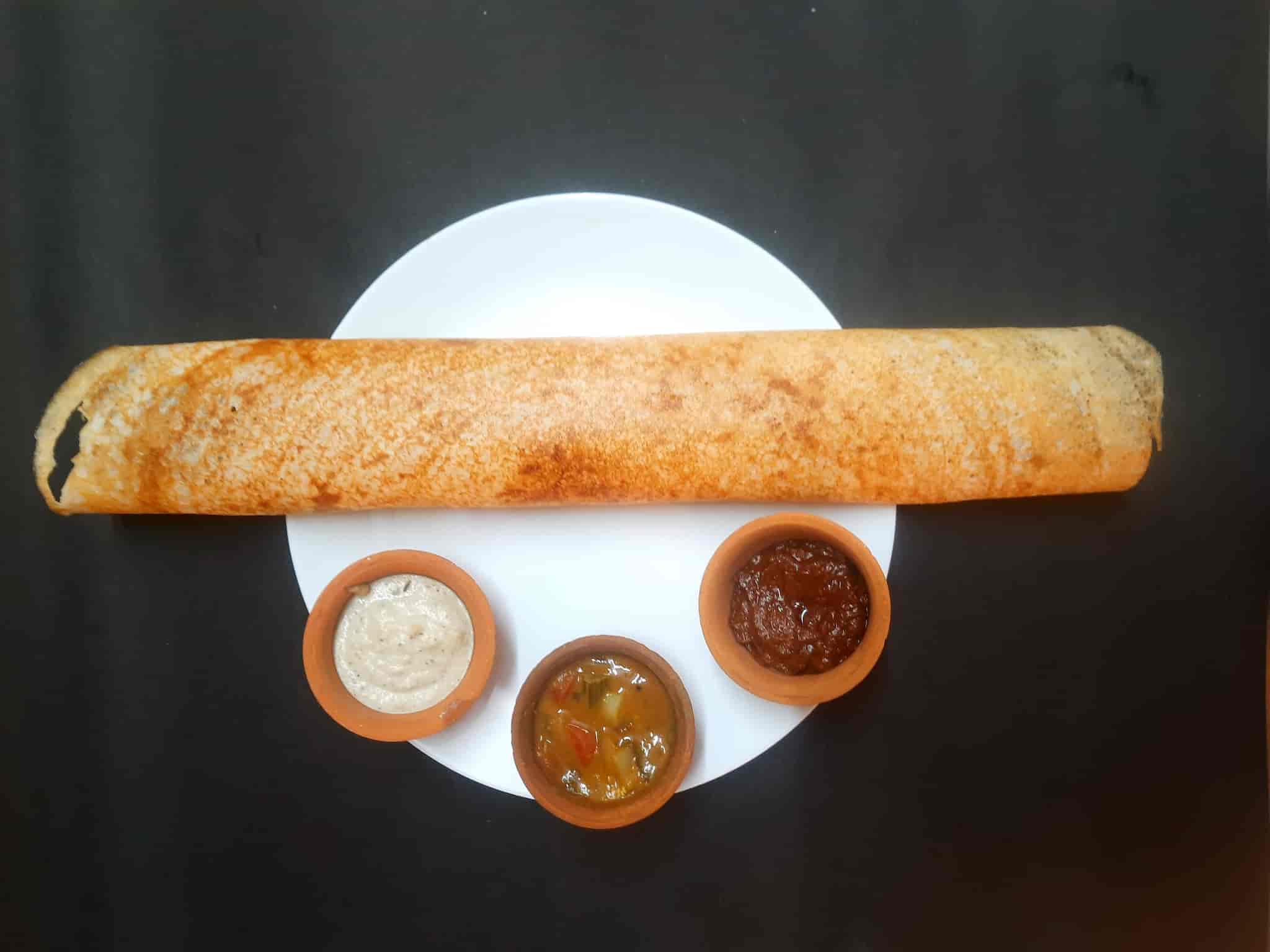 Crossroads in dlf city phase 3,Delhi Best North Indian Delivery