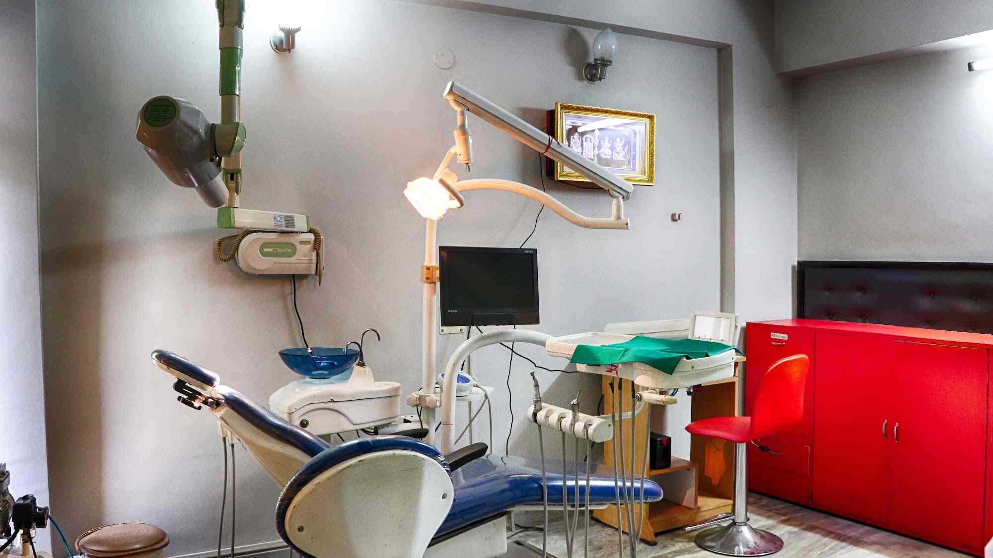 Dr. Sailendra Das (Swagat Dental Clinic & Implant Centre) in Santipur