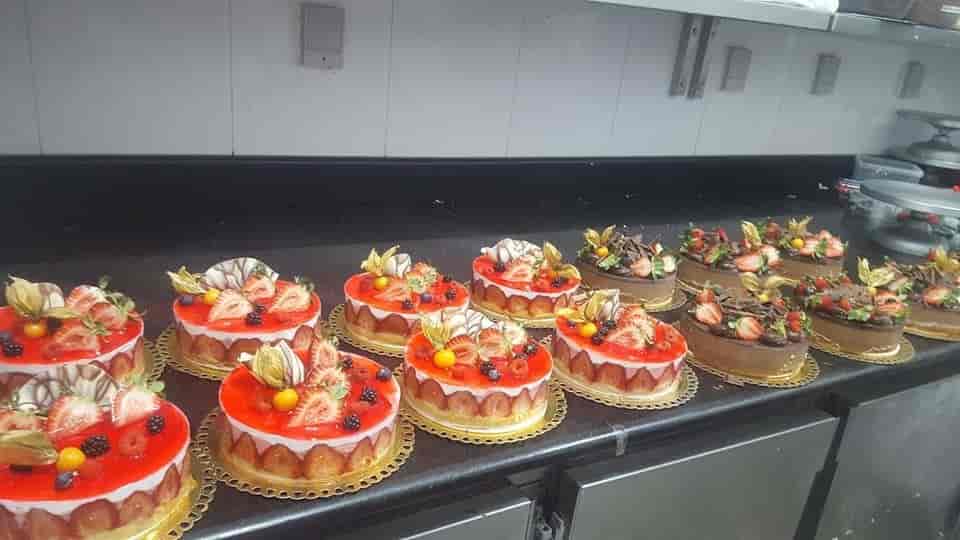 Mr Clean Foods in Near Om Sai Cement Agency,Gwalior Best Cake Shops