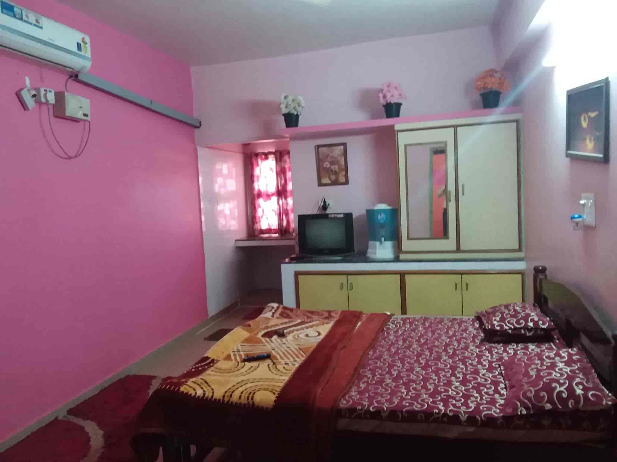 Book Sri Surya Deluxe Lodge in Ranebennur,Haveri Best Lodging