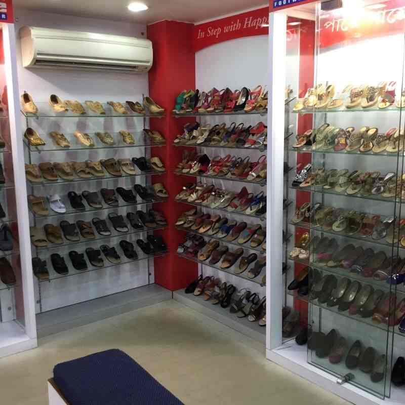 reebok shoes showroom in hooghly