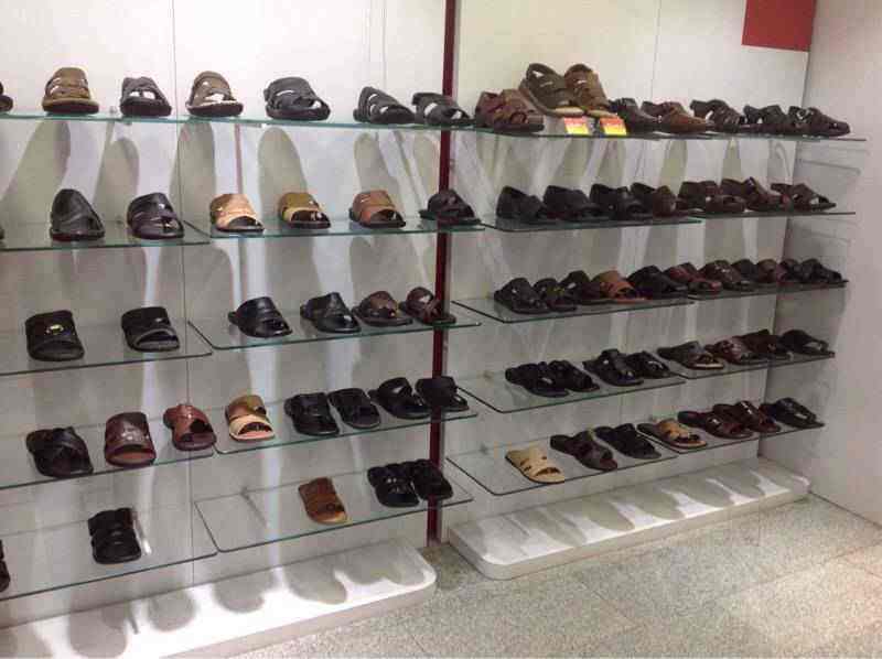 reebok shoes showroom in hooghly