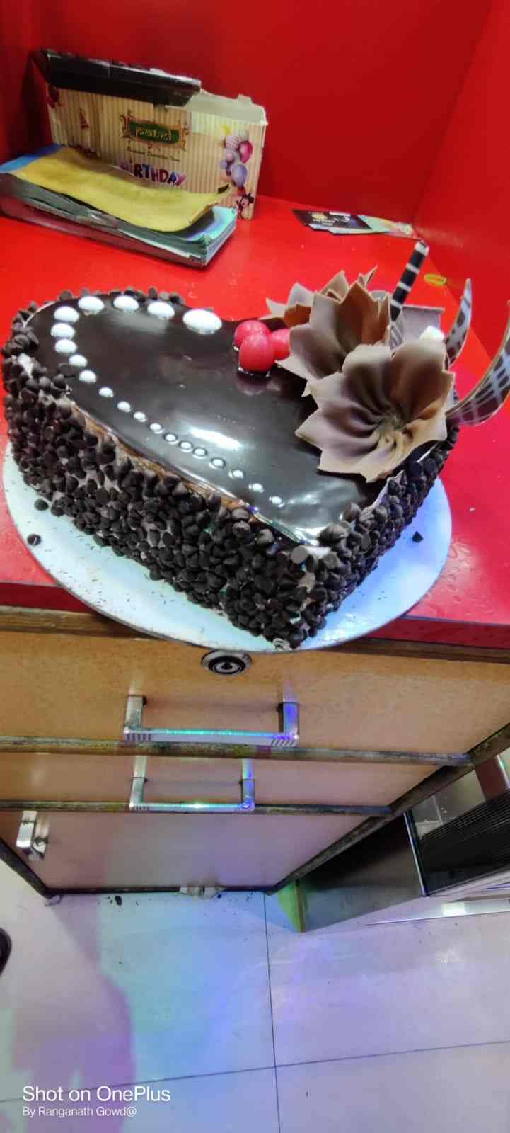 Iyengar Cake Aramane in Near Rama Talkis,Hospet Best Cake Shops in