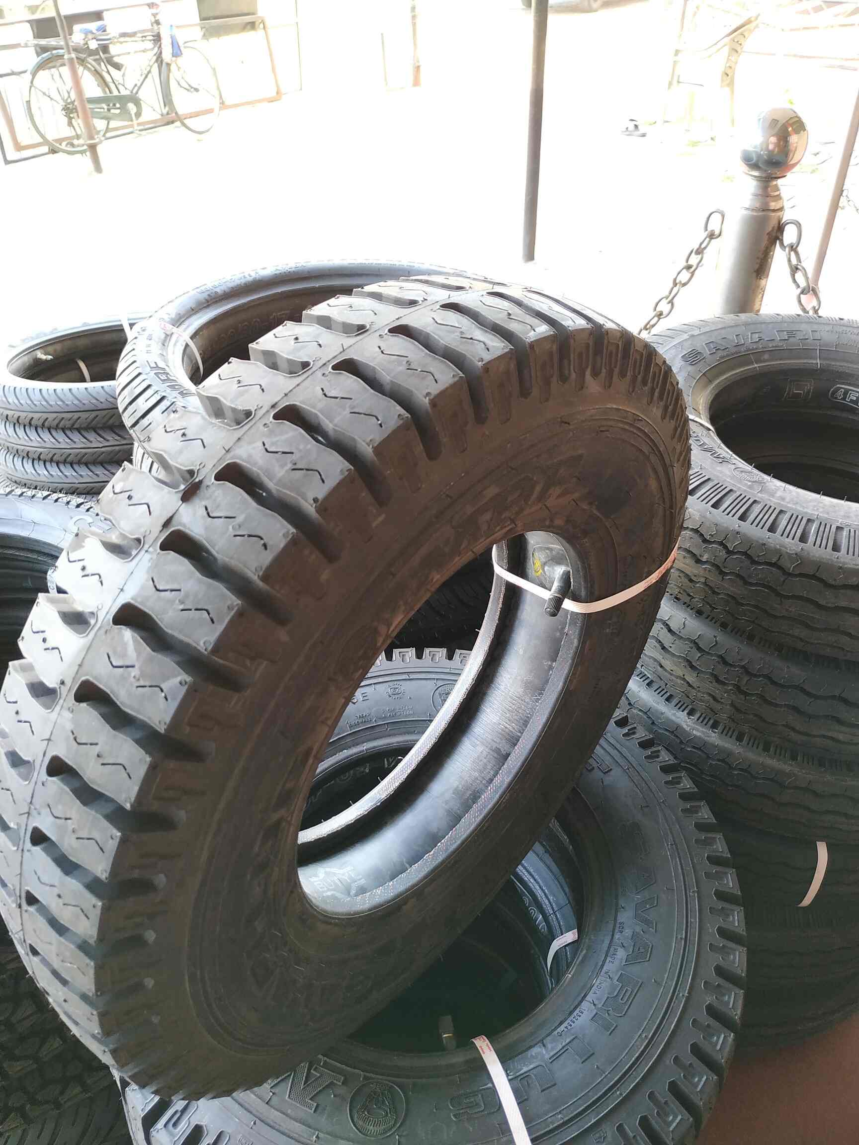 Jeetendra Tyres in Siddiamber Bazar,Hyderabad Best Car Tyre Dealers