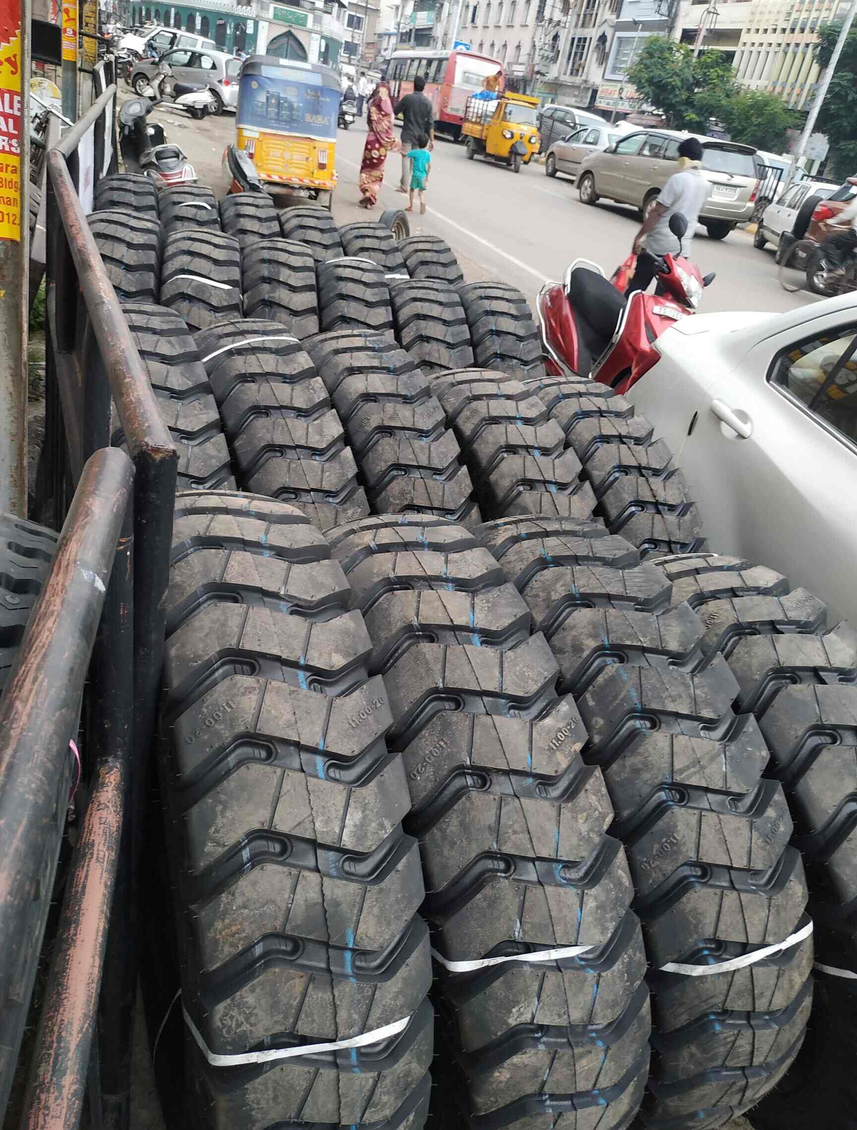 Jeetendra Tyres in Siddiamber Bazar,Hyderabad Best Car Tyre Dealers