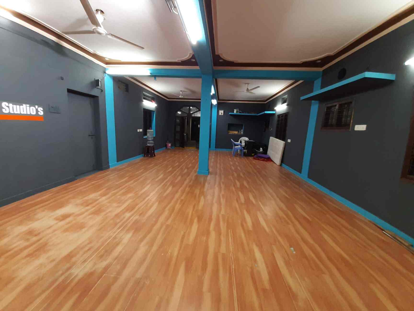 Krazy Dance Studios in Suchitra Cross Road,Hyderabad Best Dance