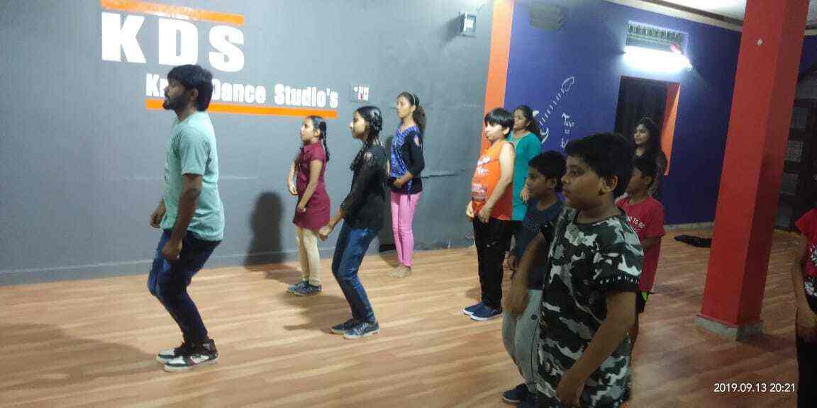 Krazy Dance Studios in Suchitra Cross Road,Hyderabad Best Dance