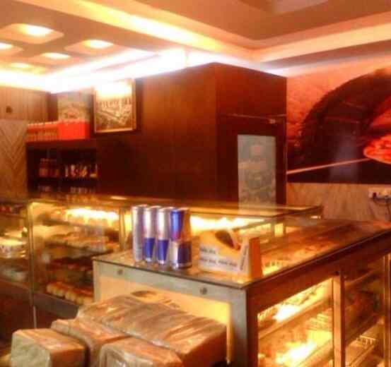 Bakers House in Dabeerpura,Hyderabad Best Street Food in Hyderabad