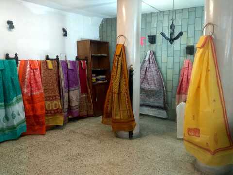 Pallavi Sarees, Somajiguda - Saree 
