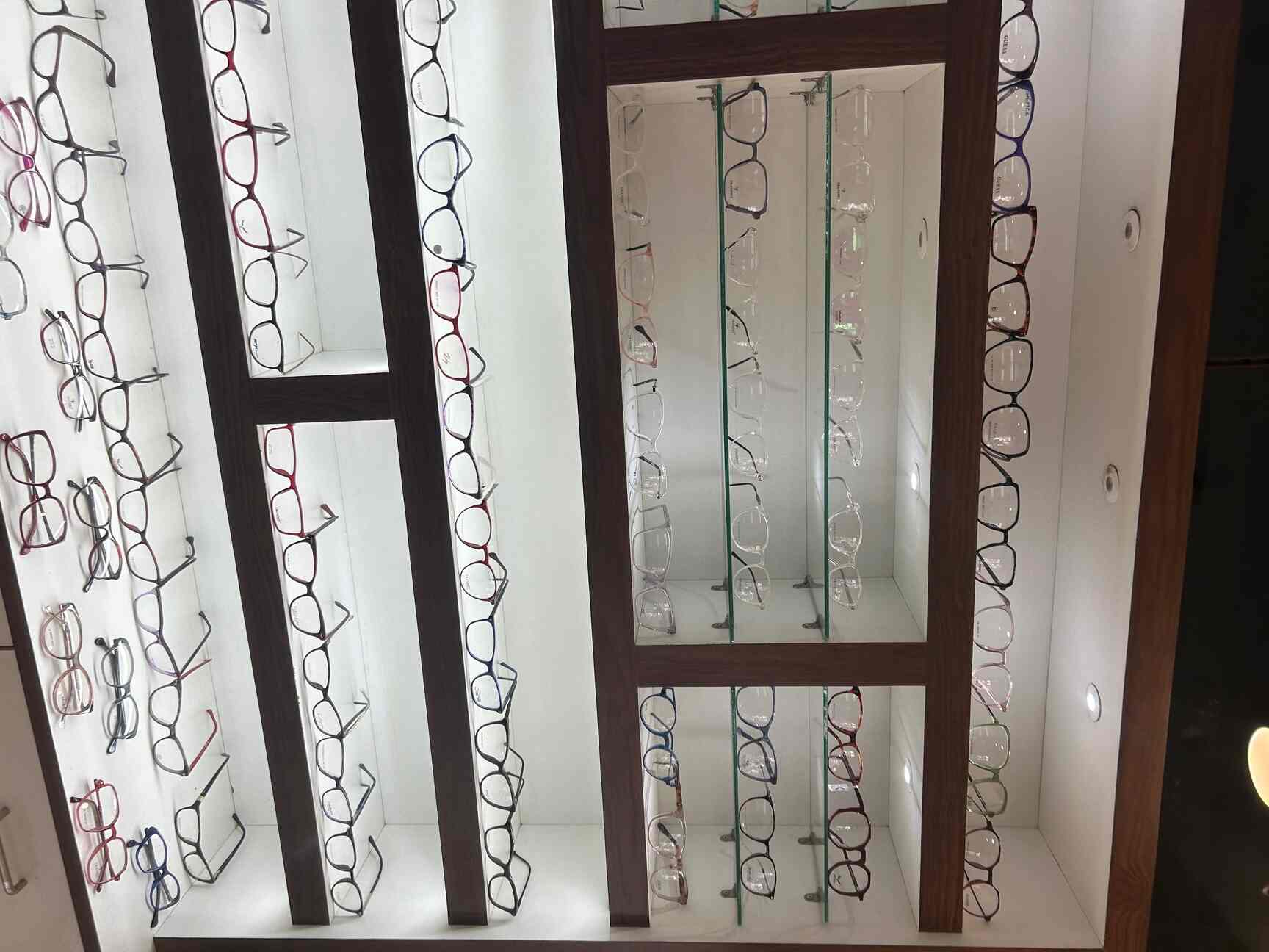 Optical Express in KPHB Phase 1,Hyderabad Best Spectacle Frame