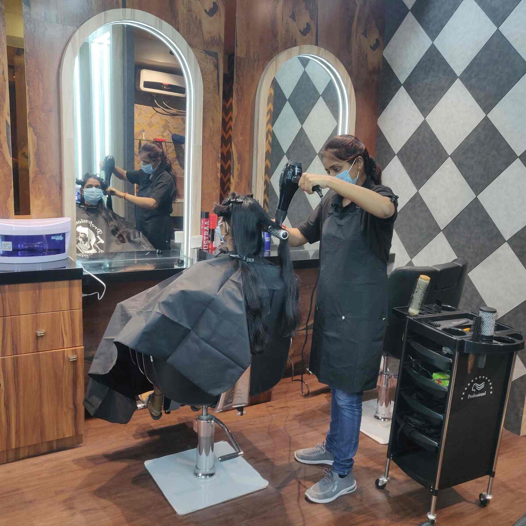 The Unisex Salon & Academy in Himayat Nagar,Hyderabad Best