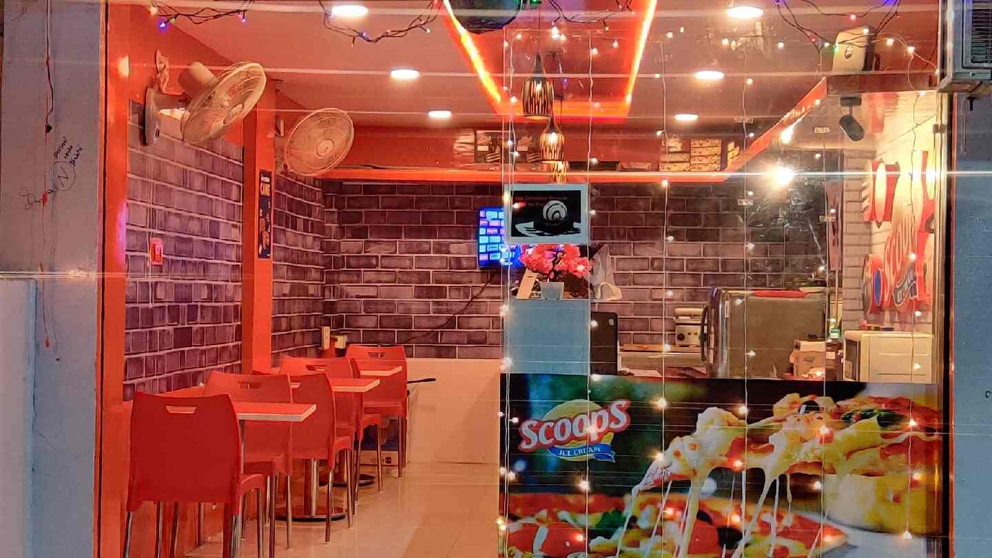 Scoops Ice Cream Parlour Pizzas in Nizampet,Hyderabad Best Pizza